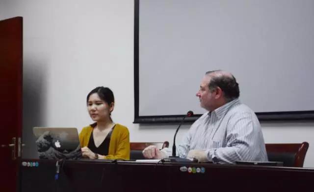 美国福德汉姆大学终身教授兰斯·斯特拉特赴华师大嘟嘟成人网
做讲座 美国福德汉姆大学终身教授兰斯·斯特拉特赴华师大嘟嘟成人网
做讲座